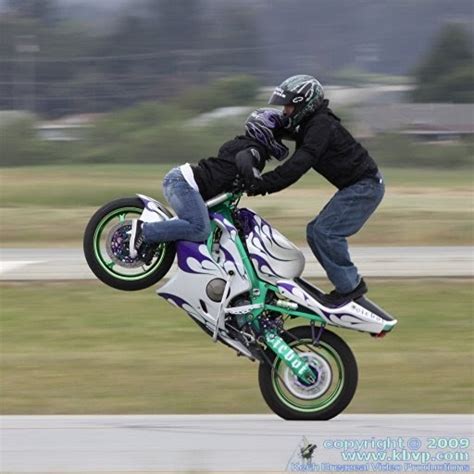 bikes wallpapers: bike stunts