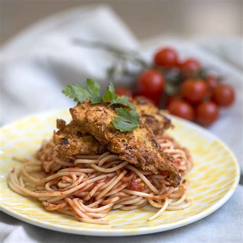 Piccata Milanese mit Pasta Pomodoro - Hauptspeise