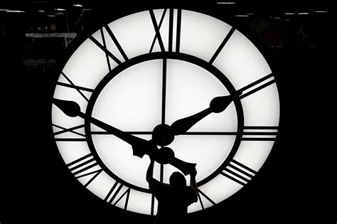 Is daylight saving time ending in 2023? What to know about proposed ...