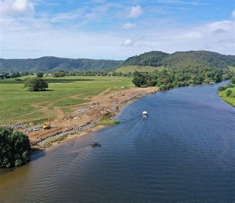 Repairing the Daintree River's banks after floods caused erosion