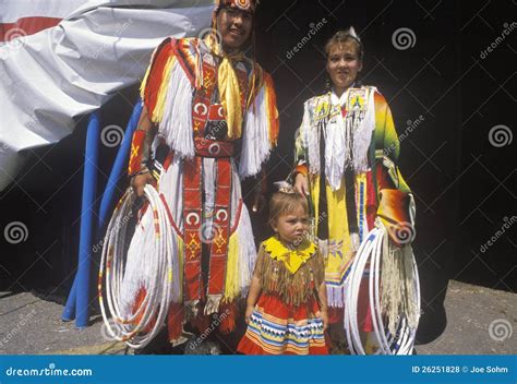 Native American Family Editorial Stock Photo - Image: 26251828