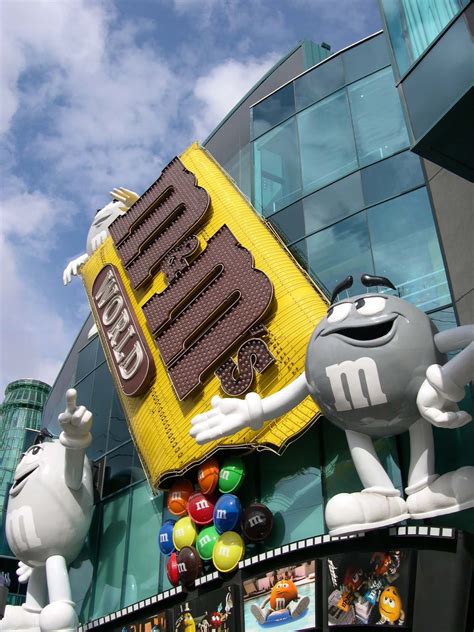 Rambling Wanderer: M&M's World Las Vegas