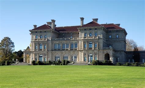 The Breakers Mansion - Charlotte's Texas Hill Country