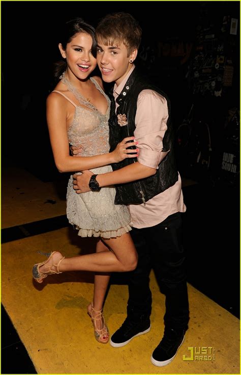 Selena Gomez & Justin Bieber: Teen Choice Awards Kiss!: Photo 2567997 ...