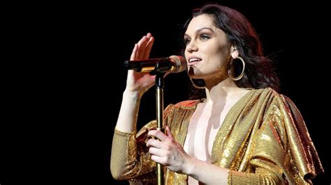 Jessie J reveals to fans during concert that she's infertile: 'I was ...