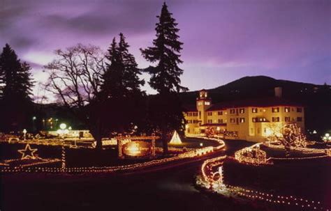 Renovated historic Columbia Gorge Hotel lights up for holidays - oregonlive.com