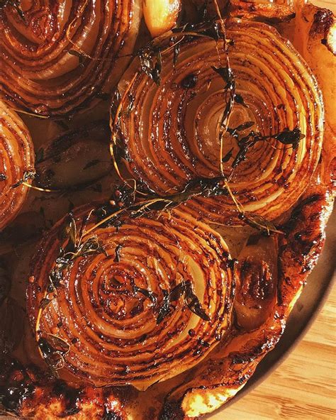 caramelized onion pie • allosimone