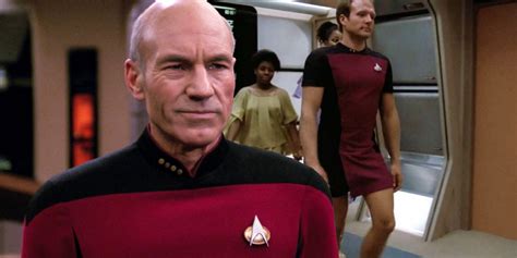 Star Trek: Why TNG Abandoned The Skant (Male Minidress) Uniform