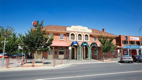 Royal Hotel Sunbury, SUNBURY, VIC | Pub info @ Publocation