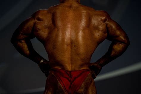 The Eight Mandatory Poses in Bodybuilding