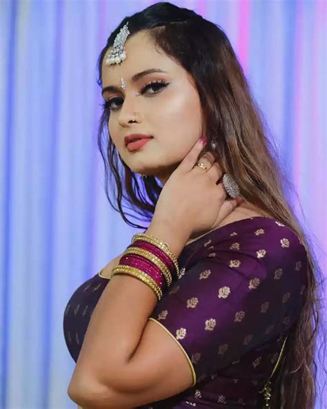 Neelam Giri Biography, Age, DOB, Boyfriend, Net Worth & More