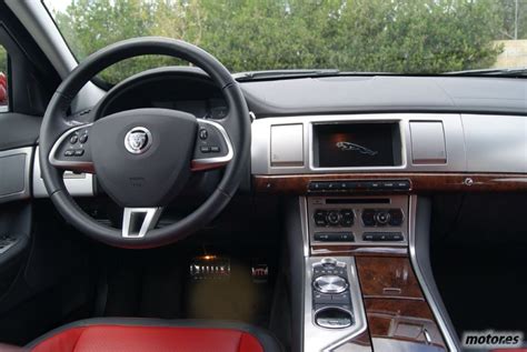 Jaguar XF Sportbrake 2.2D 200cv: Interior