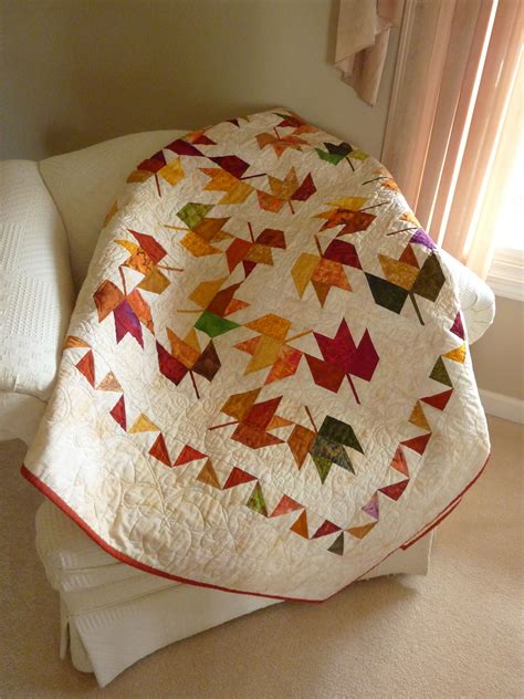 Judy's Maple Leaf quilt from The Creative Pattern Book by ... | Fall ...