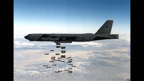 B-52 Dropping Bombs [1920x1080] : MilitaryPorn