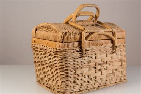 Vintage Rattan Wicker Picnic Basket - Light Brown Woven Square Storage Basket with Carrying Handle