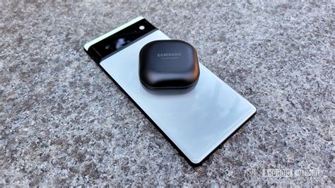 Poll: How often do you use reverse wireless charging? - Android Authority