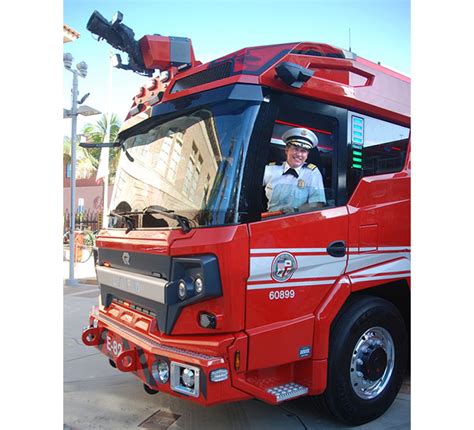 Charged EVs | Los Angeles Fire Department unveils hybrid fire truck ...