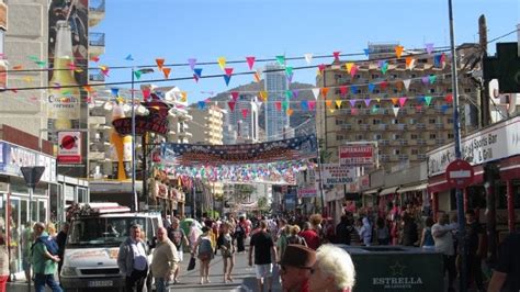 Having a Walk Around Benidorm New Town - YouTube