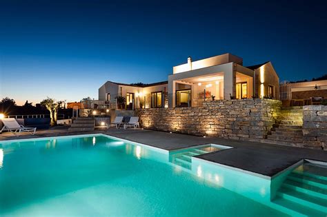 Sicily modern villa with infinity pool & views | Modern villas ...