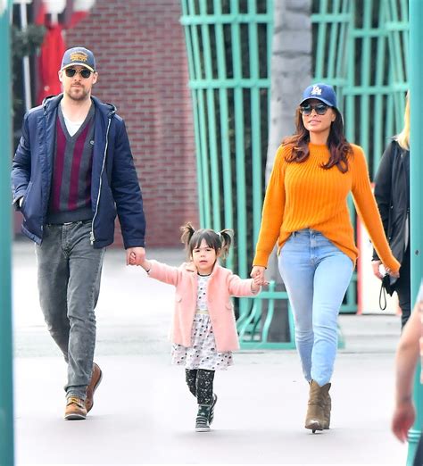 Eva Mendes Family / Ryan Gosling Eva Mendes Finally Emerge As A Family The Alarming Reason They ...