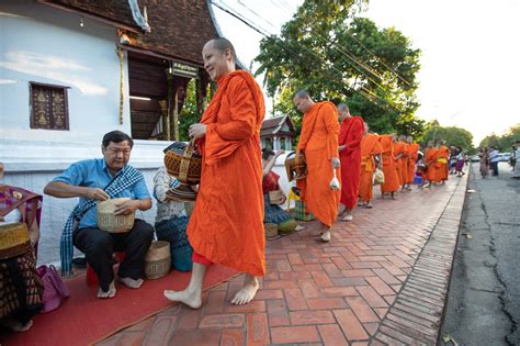 Everything about the Alms Giving Ceremony at Luang Prabang