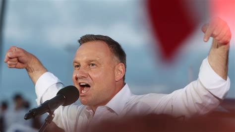 Poland holds tight presidential election runoff - CGTN