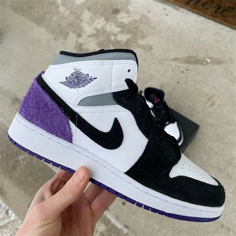 Giày Air Jordan 1 Mid SE GS 'Varsity Purple' BQ6931-105 chính hãng - Sneaker Daily