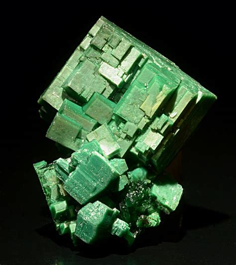 Torbernite | Minerals crystals stones, Stones and crystals, Mineral stone