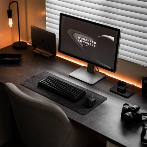 Best Graphic Designer Desk Setups - Graphic Pie