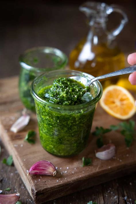 Easy Garlic Parsley Sauce | The Minimalist Vegan