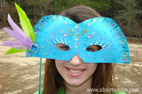 Mardi Gras Mask Paper Plate Craft