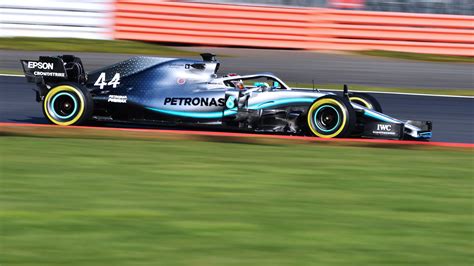 2019 Mercedes-AMG F1 car revealed, laps Silverstone