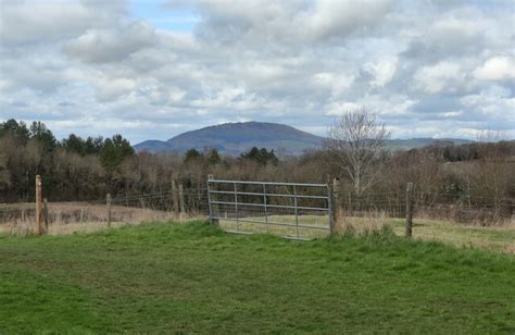 View towards the Wrekin © Mat Fascione cc-by-sa/2.0 :: Geograph Britain ...