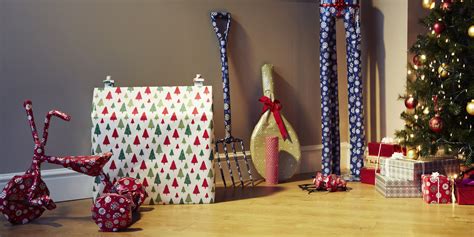 How To Wrap An Oddly-Shaped Gift (VIDEO) | HuffPost