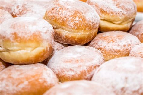 Happy Pączki Day! The Skinny On A Fat Tuesday Tradition - Farmers' Almanac