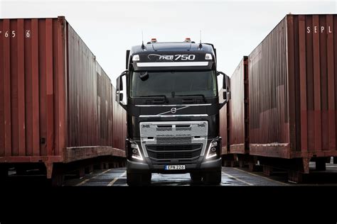 Volvo Trucks Unveils FH16 With 750 HP - autoevolution