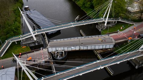 Brugdek aangevaren brug Groningen vandaag weggetakeld | NOS