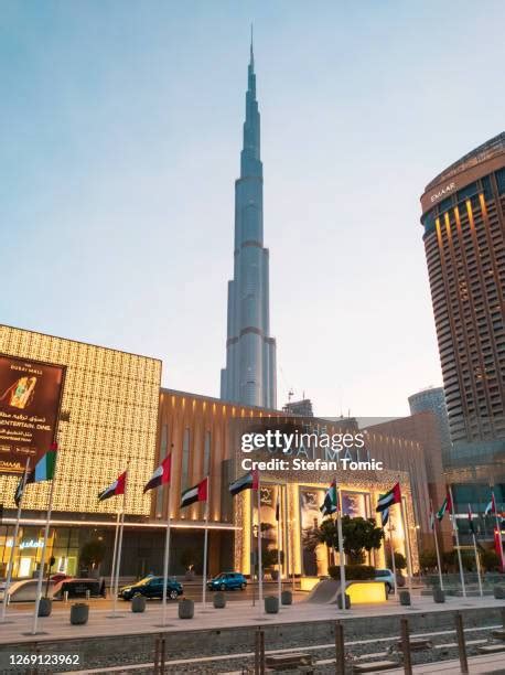 Dubai Mall Burj Khalifa Photos and Premium High Res Pictures - Getty Images