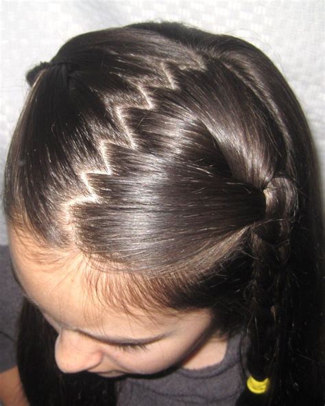 Zig zag parting, hair | Braids / Micro braids, twists / Singles / Braided wigs | Pinterest ...