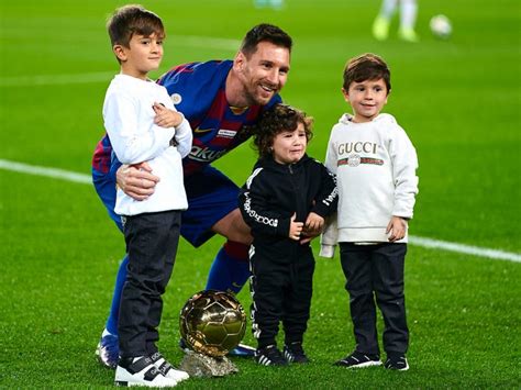 Momentos entre Messi y sus pequeños ρodɾían derretιr tu coɾazón - exploretheworls.com