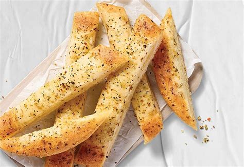 Pizza Hut Garlic Bread With Cheese - dicedtips