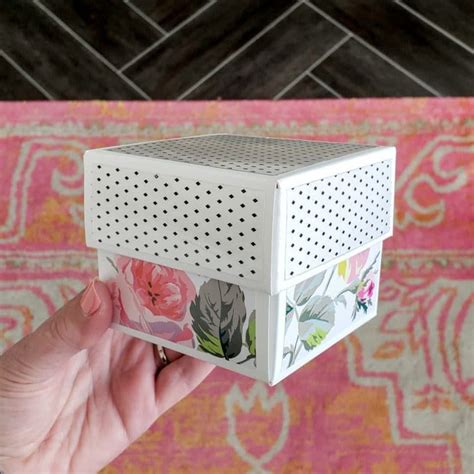 This gorgeous DIY gift box was made with the Cricut Maker machine in ...