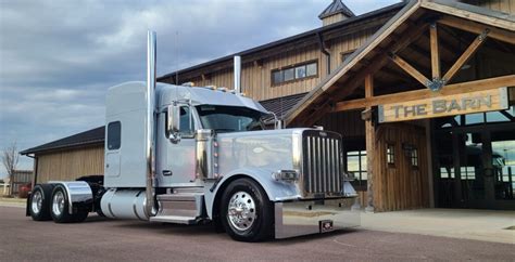 OUR LATEST CUSTOM 589 PROJECT! - Peterbilt of Sioux Falls