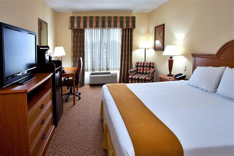 Holiday Inn Express Hotel & Suites Spring Hill in Spring Hill (FL) - Room Deals, Photos & Reviews