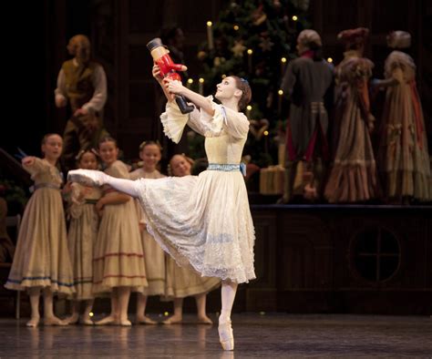 The Nutcracker, The Royal Ballet, 2009 | Royal ballet, Nutcracker ballet, Ballet beautiful