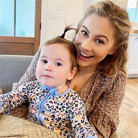 Watch Shawn Johnson's Baby Girl Nail the Balance Beam on Her First Try - E! Online - Overpasses ...