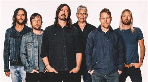 10 Best Foo Fighters Songs of All Time - Singersroom.com