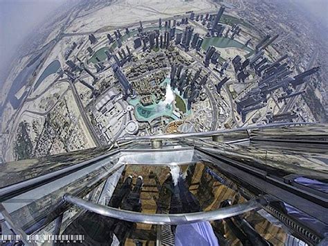 dubais-burj-khalifa-now-has-the-highest-observation-deck-in-the-world-at-1821-feet