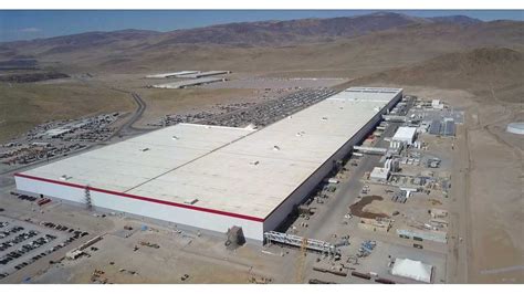 Tesla Fremont Factory & Gigafactory Tours Prove Massive EVolution