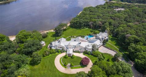 Estate of the Day: $75 Million Burnt Point Mansion in Wainscott, New York